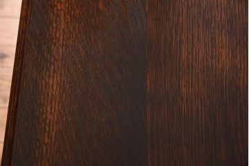 アンティーク家具　イギリスアンティーク　ツイストレッグ　オーク材　上品なサイドキャビネット(サイドボード)