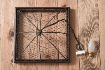 古い金網シェードのアンティーク天井照明