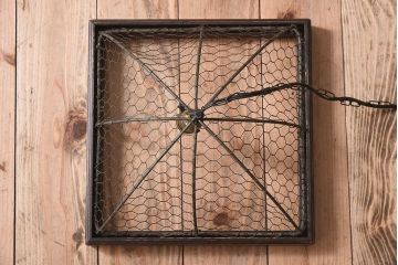 古い金網シェードのアンティーク天井照明