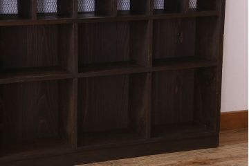 アンティーク家具　特大サイズ!古い木のマス目収納棚(収納棚、飾り棚)(2)