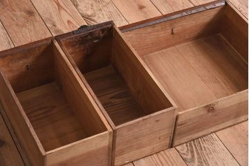 アンティーク家具　太い框組　漆が味わい深い和製アンティークの前欅帳場箪笥