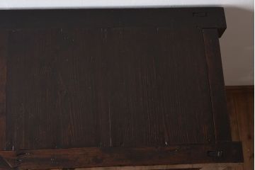 アンティーク家具　太い框組　漆が味わい深い和製アンティークの前欅帳場箪笥