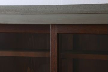 【F様ご成約分】オリーブグリーンペイント　ガラス引き戸　薄型　大きな収納棚