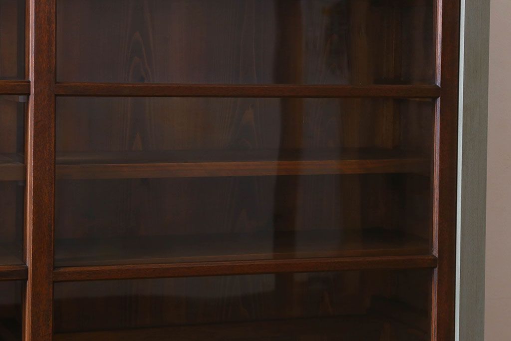 【F様ご成約分】オリーブグリーンペイント　ガラス引き戸　薄型　大きな収納棚