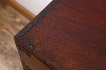 アンティーク家具　最上箪笥(衣装箪笥)　古民具・骨董　前面栗材