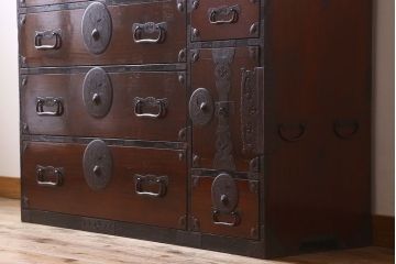 アンティーク家具　最上箪笥(衣装箪笥)　古民具・骨董　前面栗材