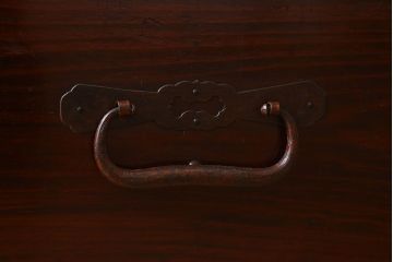 アンティーク家具　最上箪笥(衣装箪笥)　古民具・骨董　前面栗材