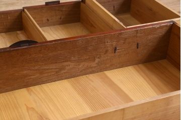アンティーク家具　最上箪笥(衣装箪笥)　古民具・骨董　前面栗材
