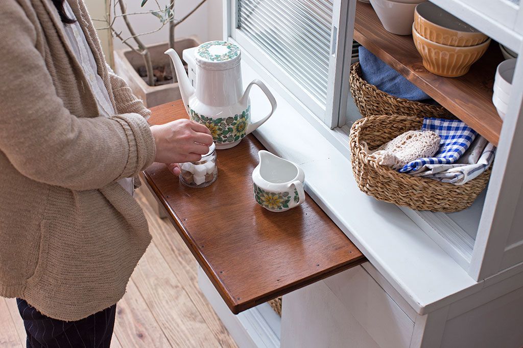 アンティーク家具　カップボード　アンティーク　おしゃれなペイント収納棚(食器棚)