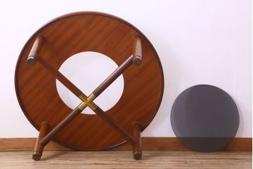 ヴィンテージ家具　北欧ビンテージ　コーヒーテーブル(ラウンドテーブル)おしゃれなガラス入り