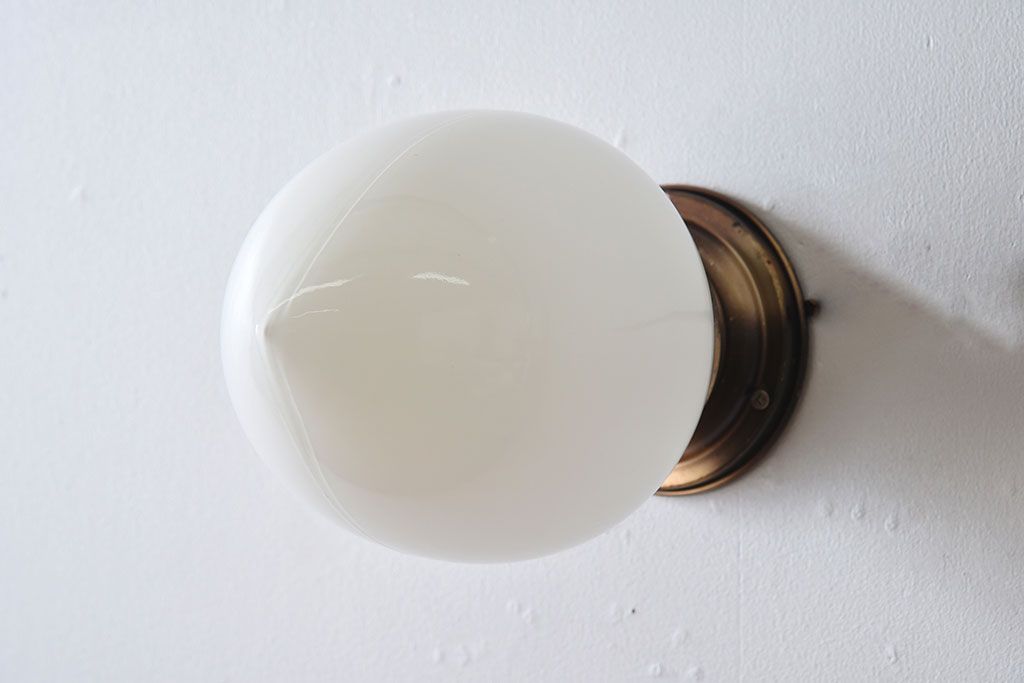 つぼみ型のレトロな壁付け照明(ブラケットライト・天井照明)