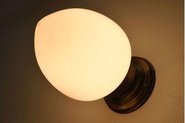 つぼみ型のレトロな壁付け照明(ブラケットライト・天井照明)