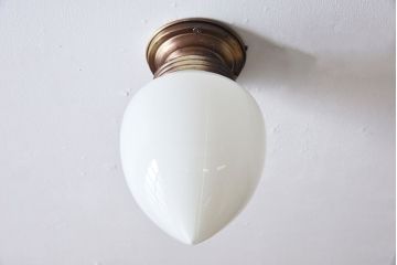 つぼみ型のレトロな壁付け照明(ブラケットライト・天井照明)