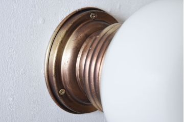 つぼみ型のレトロな壁付け照明(ブラケットライト・天井照明)