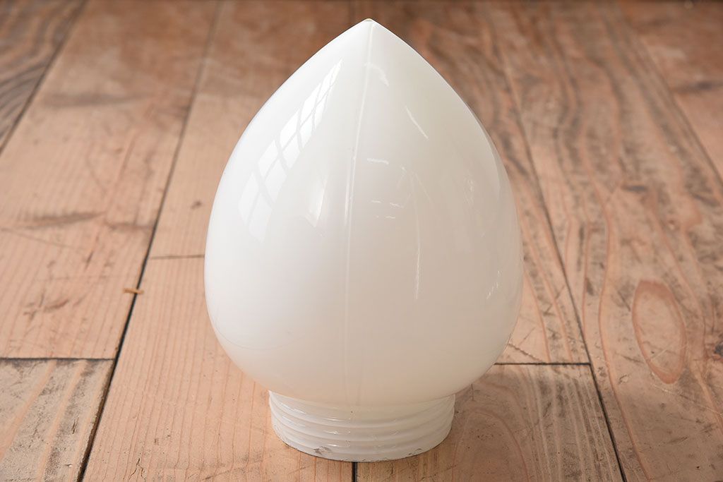 つぼみ型のレトロな壁付け照明(ブラケットライト・天井照明)