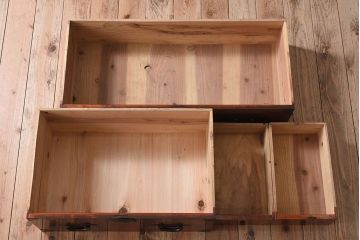アンティーク家具　杉材　和製アンティーク　明治大正期の二段重ね時代箪笥(衣装箪笥)