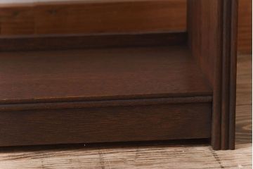 アンティーク家具　アンティーク　ラワン材製　古い木の小ぶりな本棚(飾り棚・ディスプレイラック)