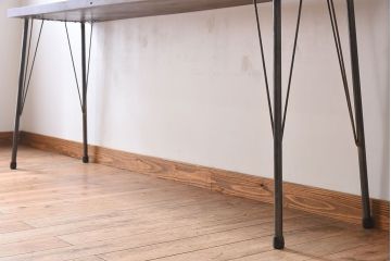 アンティーク家具　古い天板一枚板!シンプルな鉄脚テーブル