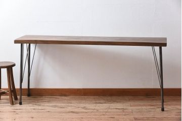天板一枚板!古材をリメイクしたシンプルな鉄脚テーブル