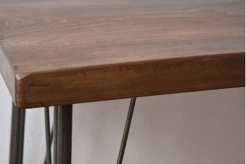 天板一枚板!古材をリメイクしたシンプルな鉄脚テーブル