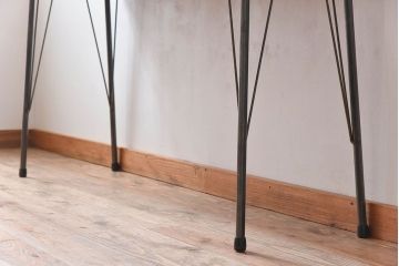 天板一枚板!古材をリメイクしたシンプルな鉄脚テーブル ラワン材製