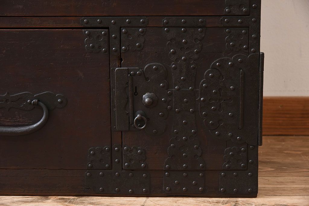 アンティーク家具　古民具・骨董　アンティークの重ね観音衣装箪笥