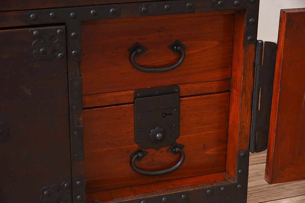 アンティーク家具　古民具・骨董　アンティークの重ね観音衣装箪笥