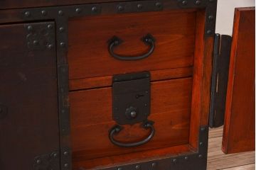 アンティーク家具　古民具・骨董　アンティークの重ね観音衣装箪笥