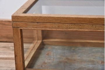 アンティーク家具　アンティーク　ナラ材　小ぶりな横型ガラスケース(ショーケース)