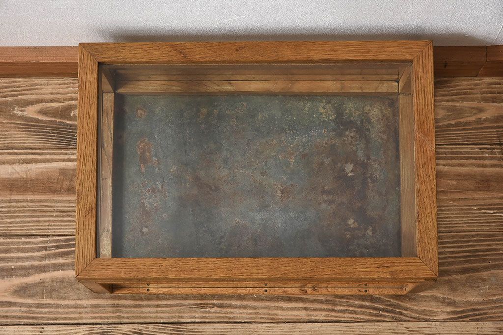 アンティーク家具　アンティーク　ナラ材　小ぶりな横型ガラスケース(ショーケース)