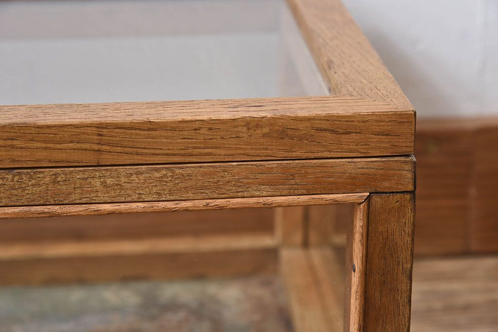 アンティーク家具　アンティーク　ナラ材　小ぶりな横型ガラスケース(ショーケース)