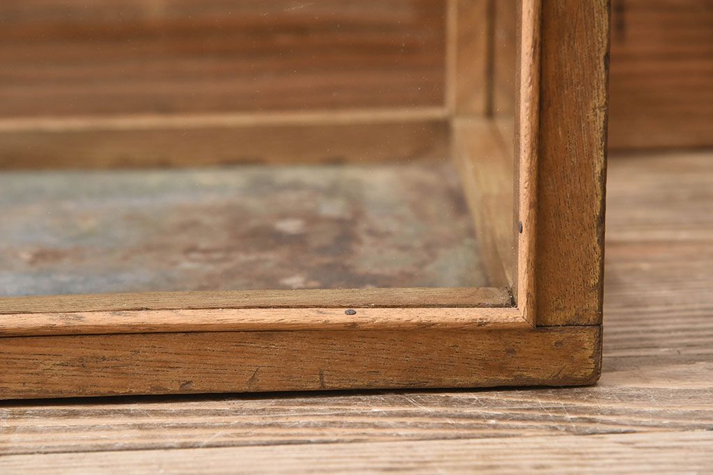 アンティーク家具　アンティーク　ナラ材　小ぶりな横型ガラスケース(ショーケース)