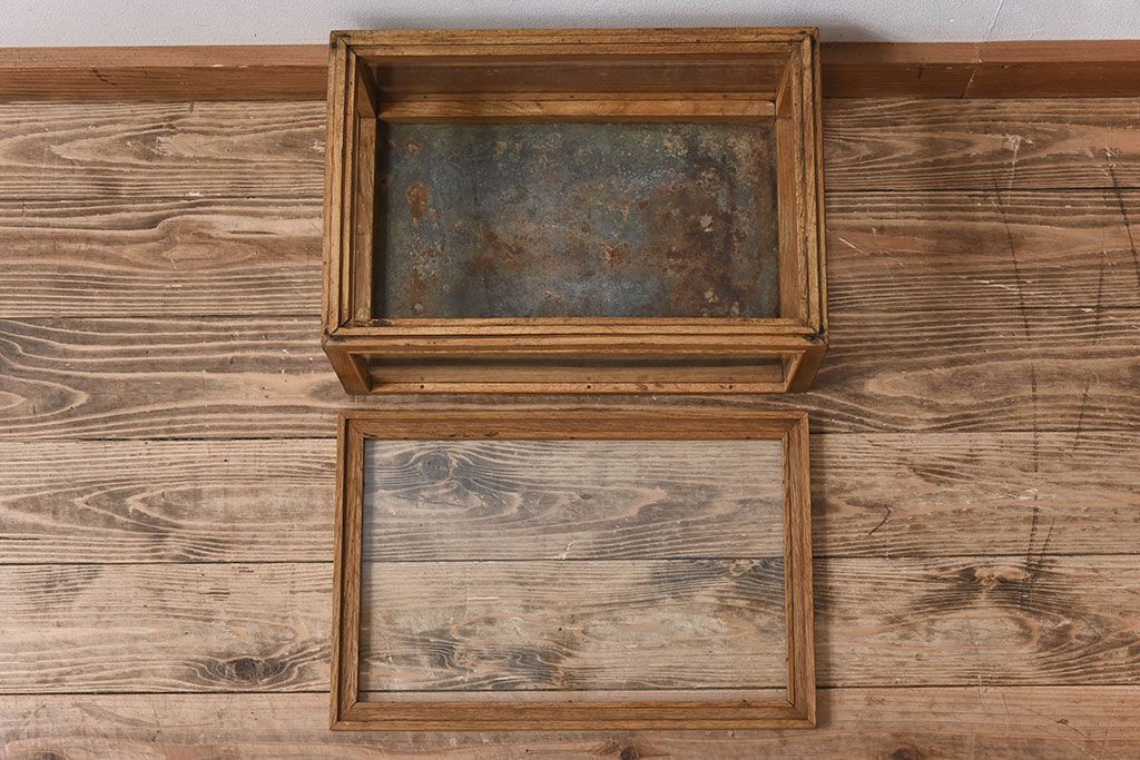 アンティーク家具　アンティーク　ナラ材　小ぶりな横型ガラスケース(ショーケース)