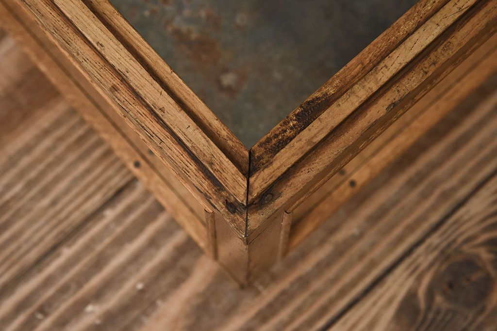 アンティーク家具　アンティーク　ナラ材　小ぶりな横型ガラスケース(ショーケース)