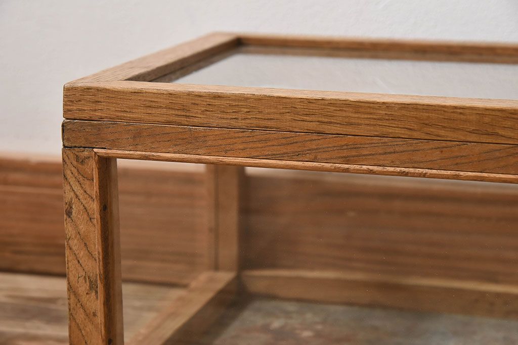 アンティーク家具　アンティーク　ナラ材　小ぶりな横型ガラスケース(ショーケース)