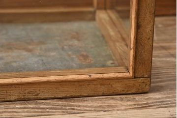 アンティーク家具　アンティーク　ナラ材　小ぶりな横型ガラスケース(ショーケース)