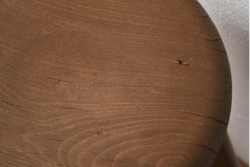 アンティーク雑貨　シンプル　アンティーク　古い木の丸型スツール