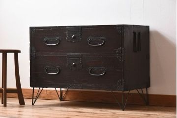 アンティーク家具　鉄脚付き!アンティークの衣装箪笥ローボード