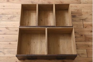 アンティーク家具　古民具・骨董　古い木製のアンティーク時代箪笥ローボード(引き出し)