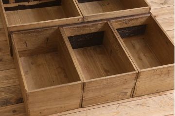 アンティーク家具　古民具・骨董　古い木製のアンティーク時代箪笥ローボード(引き出し)