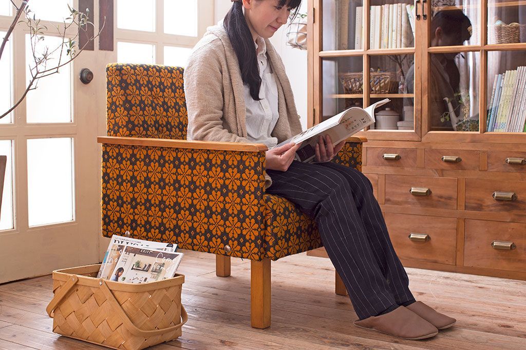 レトロ家具　オランダビンテージ　ブナ材　レトロな花柄のかわいい1人掛けソファ(1)