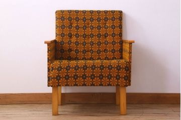 レトロ家具　オランダビンテージ　ブナ材　レトロな花柄のかわいい1人掛けソファ(1)