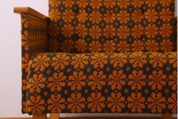 レトロ家具　オランダビンテージ　ブナ材　レトロな花柄のかわいい1人掛けソファ(1)