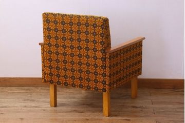 レトロ家具　オランダビンテージ　ブナ材　レトロな花柄のかわいい1人掛けソファ(1)