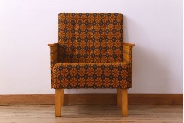 レトロ家具　オランダビンテージ　ブナ材　レトロな花柄のかわいい1人掛けソファ(2)