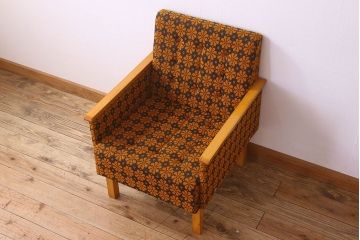 レトロ家具　オランダビンテージ　ブナ材　レトロな花柄のかわいい1人掛けソファ(2)