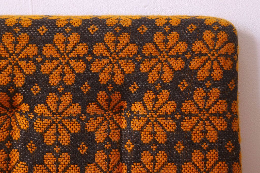 レトロ家具　オランダビンテージ　ブナ材　レトロな花柄のかわいい1人掛けソファ(2)