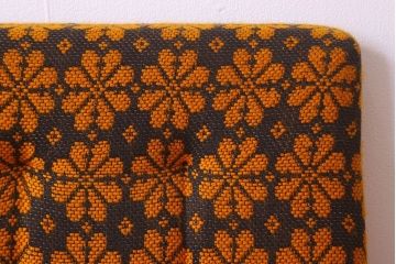 レトロ家具　オランダビンテージ　ブナ材　レトロな花柄のかわいい1人掛けソファ(2)