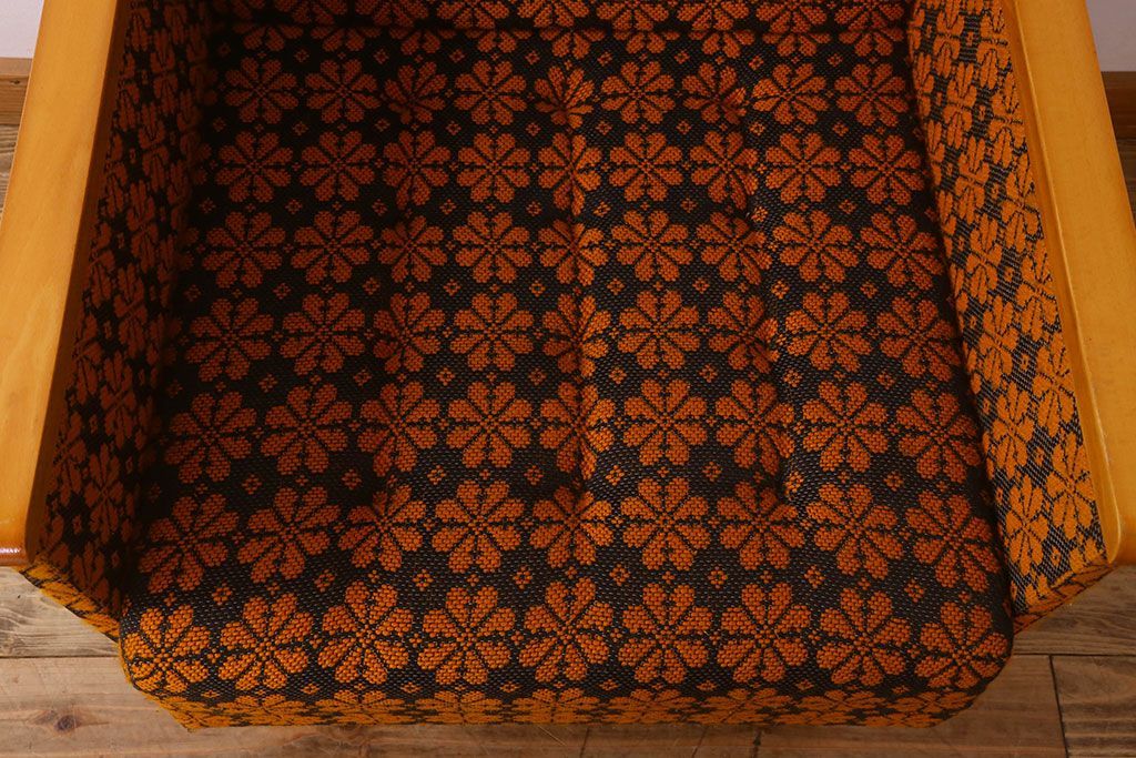 レトロ家具　オランダビンテージ　ブナ材　レトロな花柄のかわいい1人掛けソファ(2)