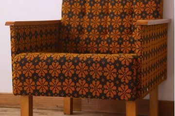 レトロ家具　オランダビンテージ　ブナ材　レトロな花柄のかわいい1人掛けソファ(2)